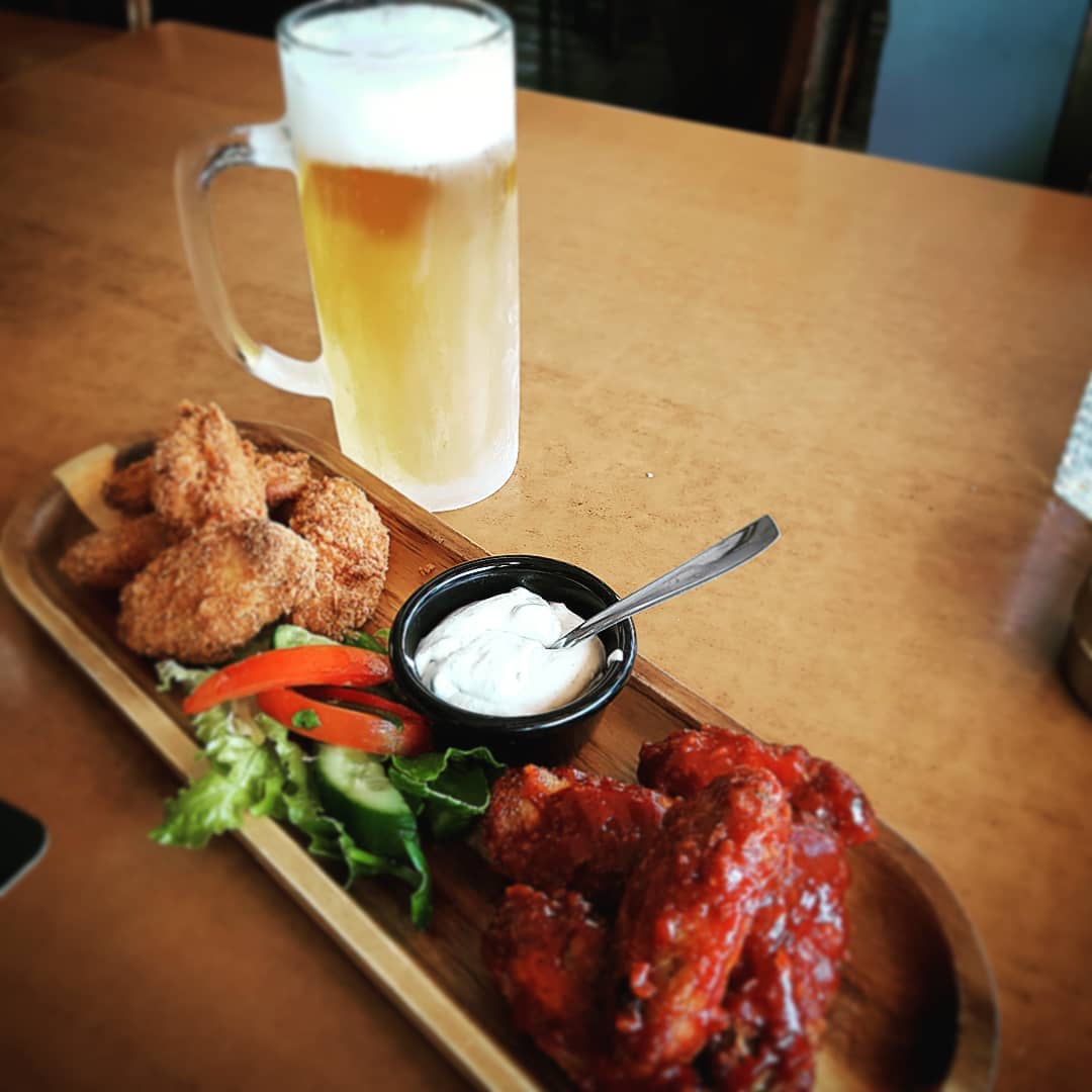 Beer and chicken wings